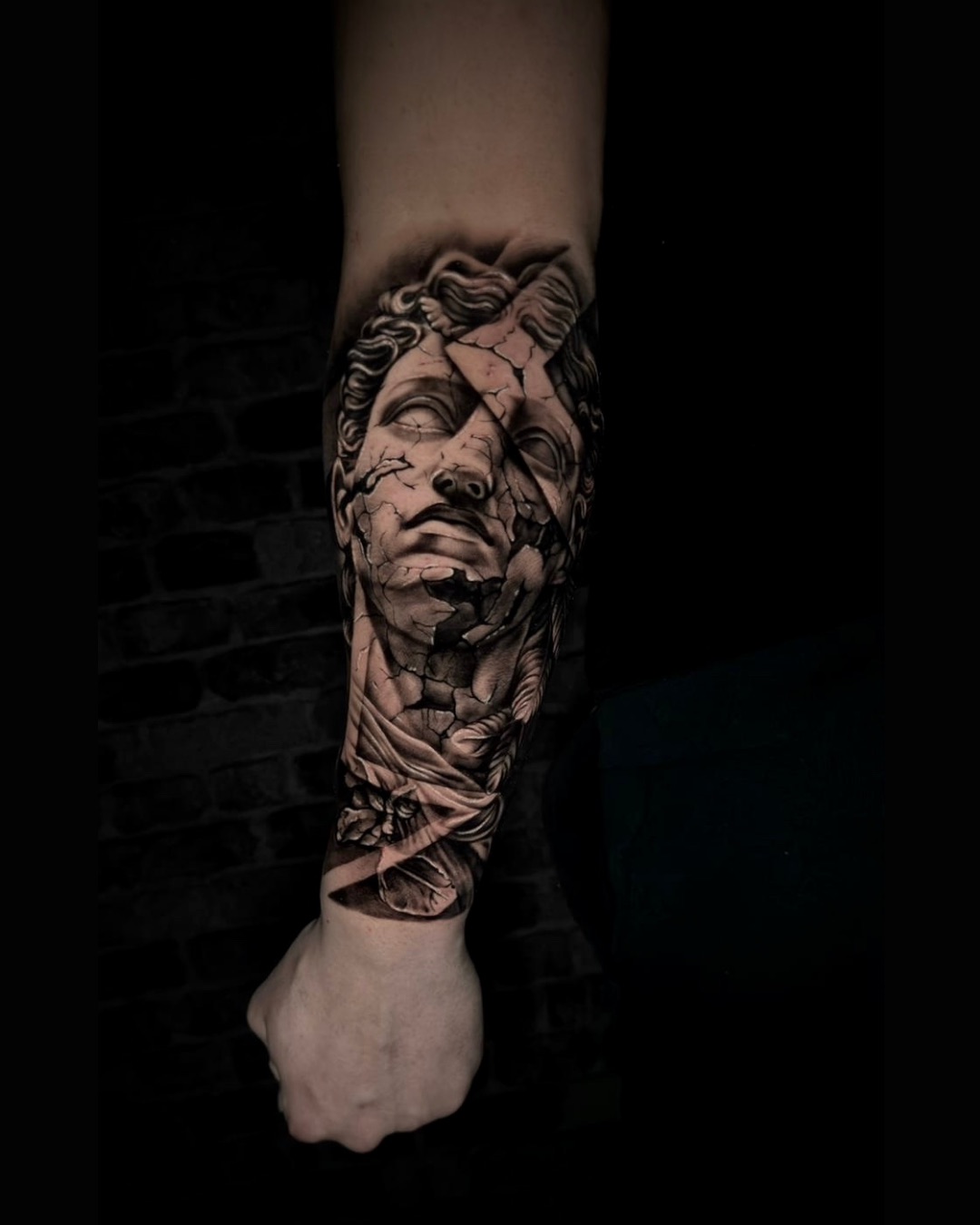 Tatuaj portofoliu https://cdn.213tattoo.ro/12.jpeg
