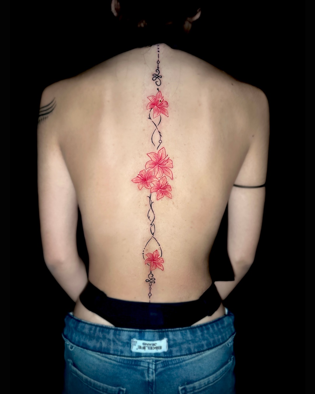 Tatuaj portofoliu https://cdn.213tattoo.ro/15.jpeg