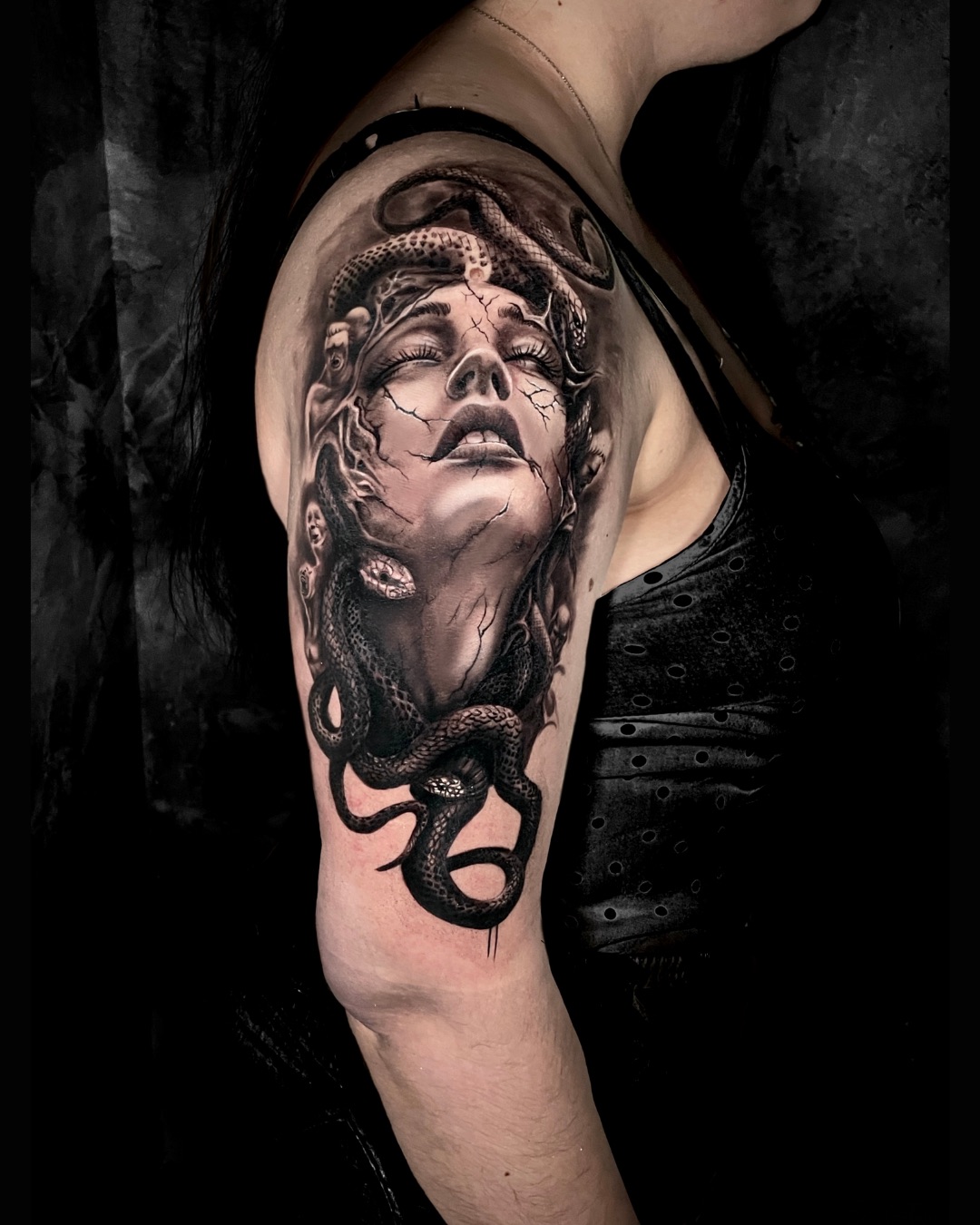 Tatuaj portofoliu https://cdn.213tattoo.ro/30.jpeg