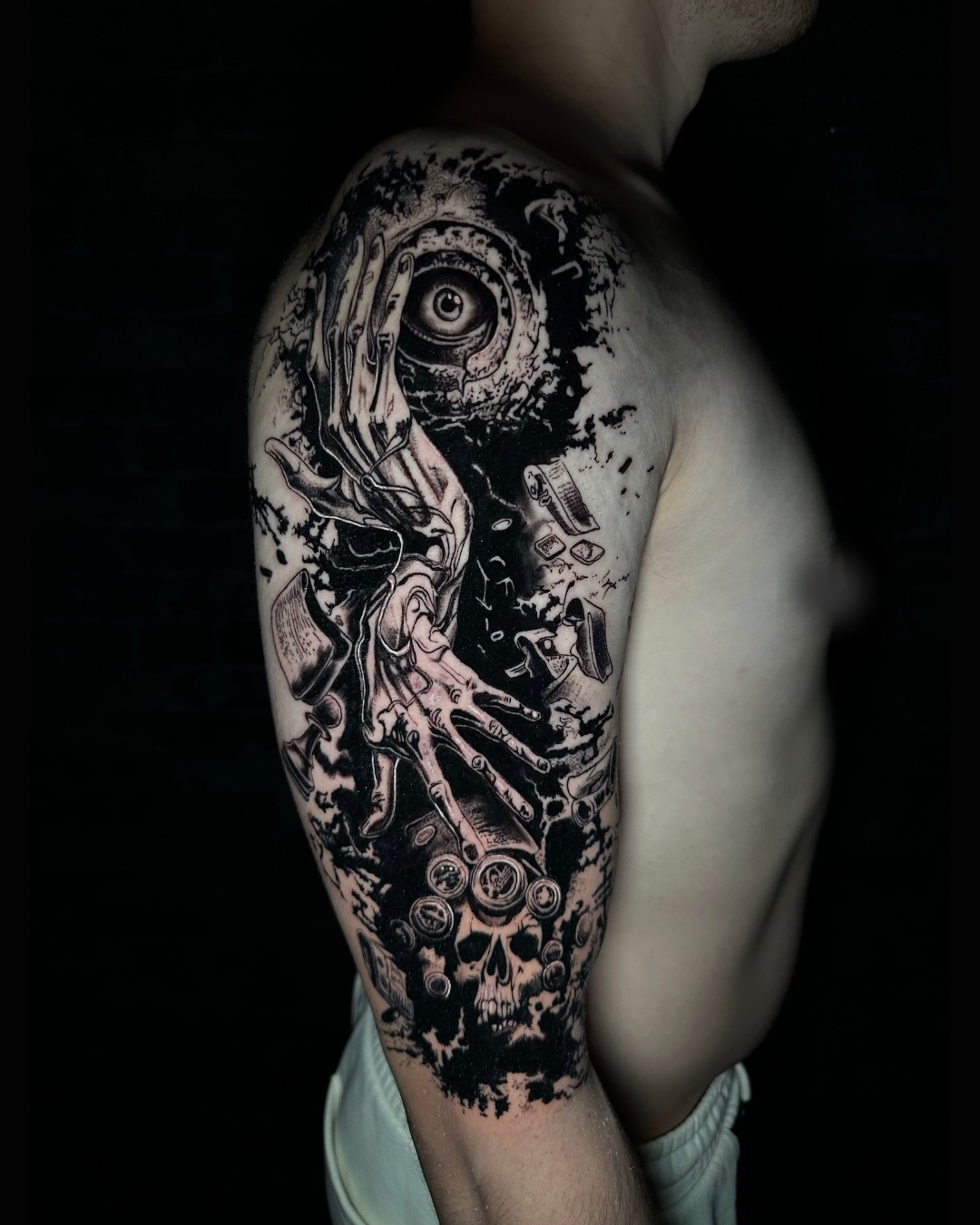 Tatuaj portofoliu https://cdn.213tattoo.ro/37.jpeg