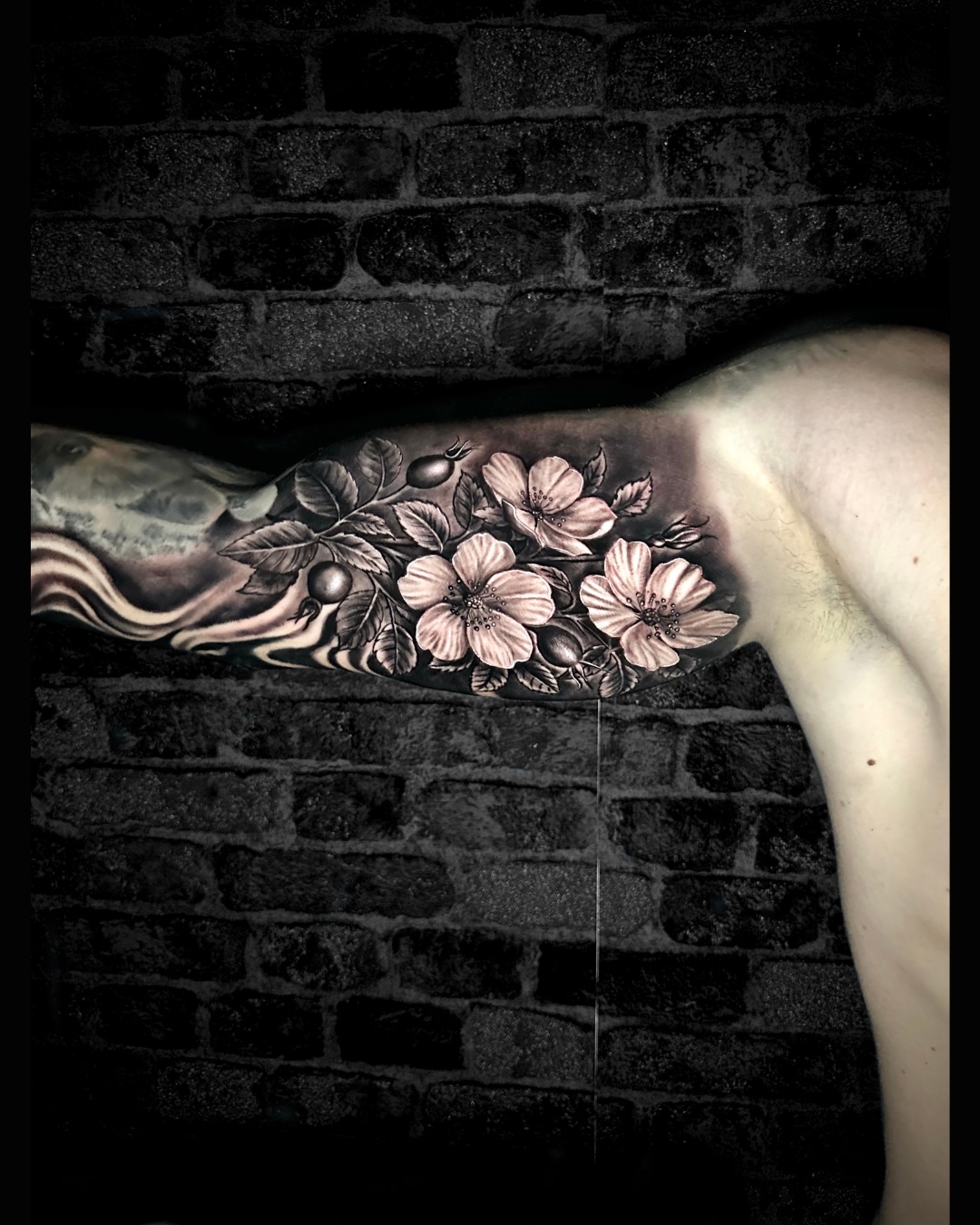 Tatuaj portofoliu https://cdn.213tattoo.ro/43.jpeg